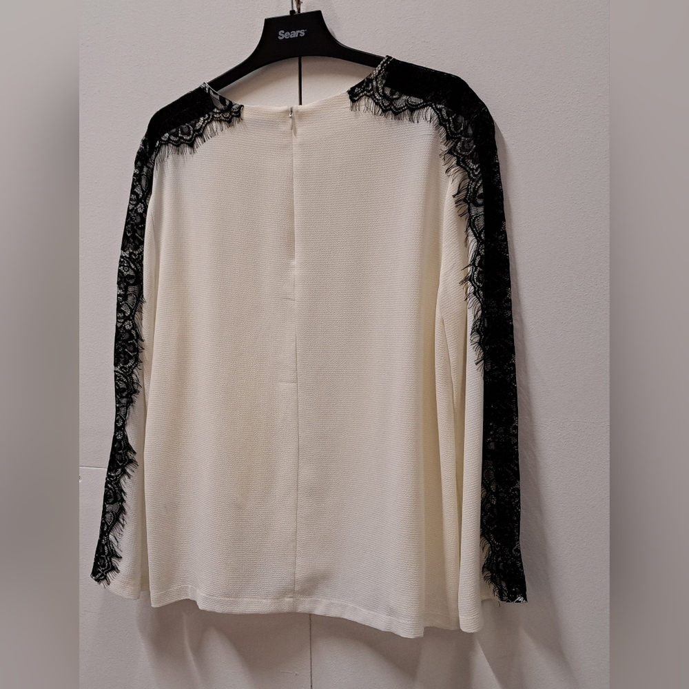Bishop + Young Women's Shirt Blouse Top  Long Sleeve HQ Lace Sleeves size XS - Picture 7 of 9
